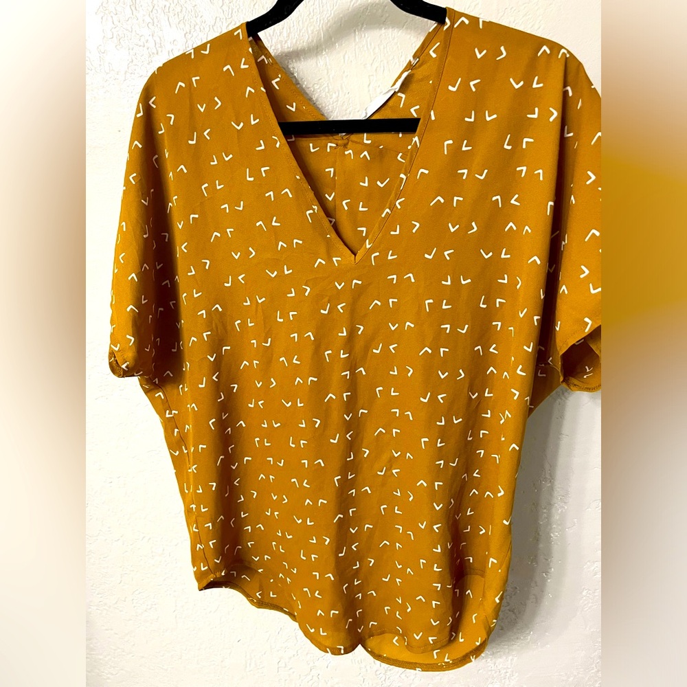 NWOT Lush Blouse